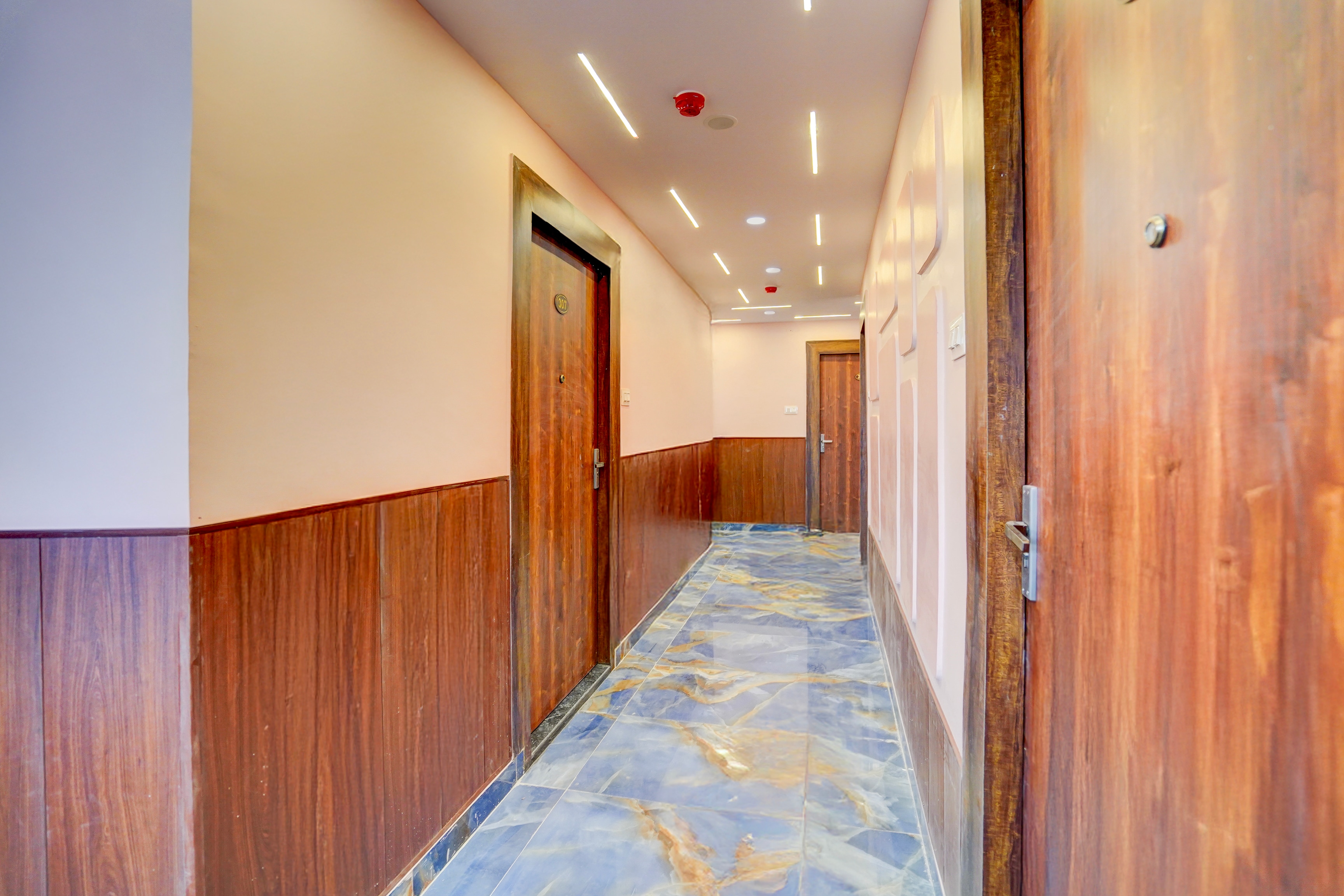 Townhouse Oak Panki Railway Junction Formerly Hotel Rudra in Kanpur