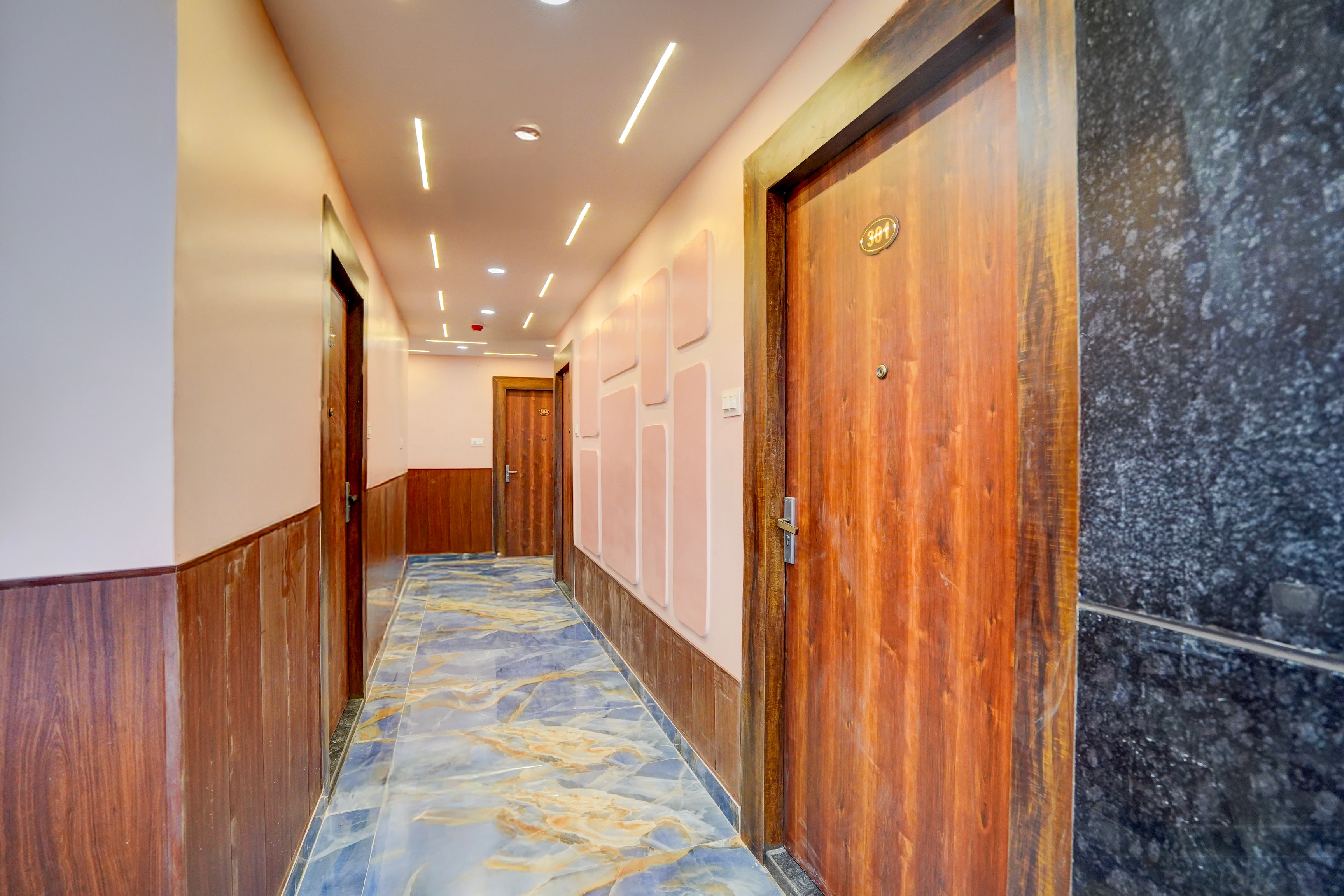 Townhouse Oak Panki Railway Junction Formerly Hotel Rudra in Kanpur