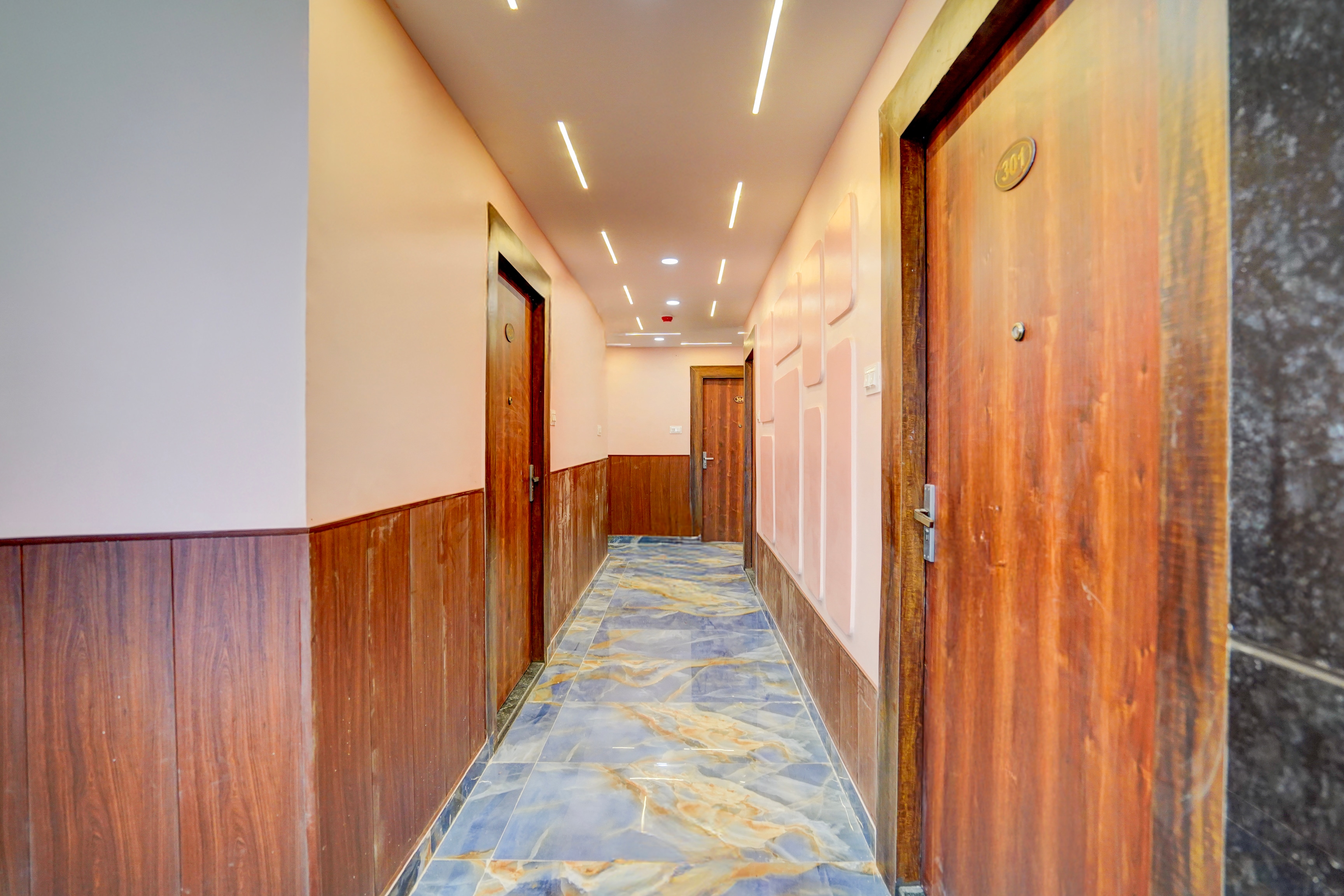 Townhouse Oak Panki Railway Junction Formerly Hotel Rudra in Kanpur