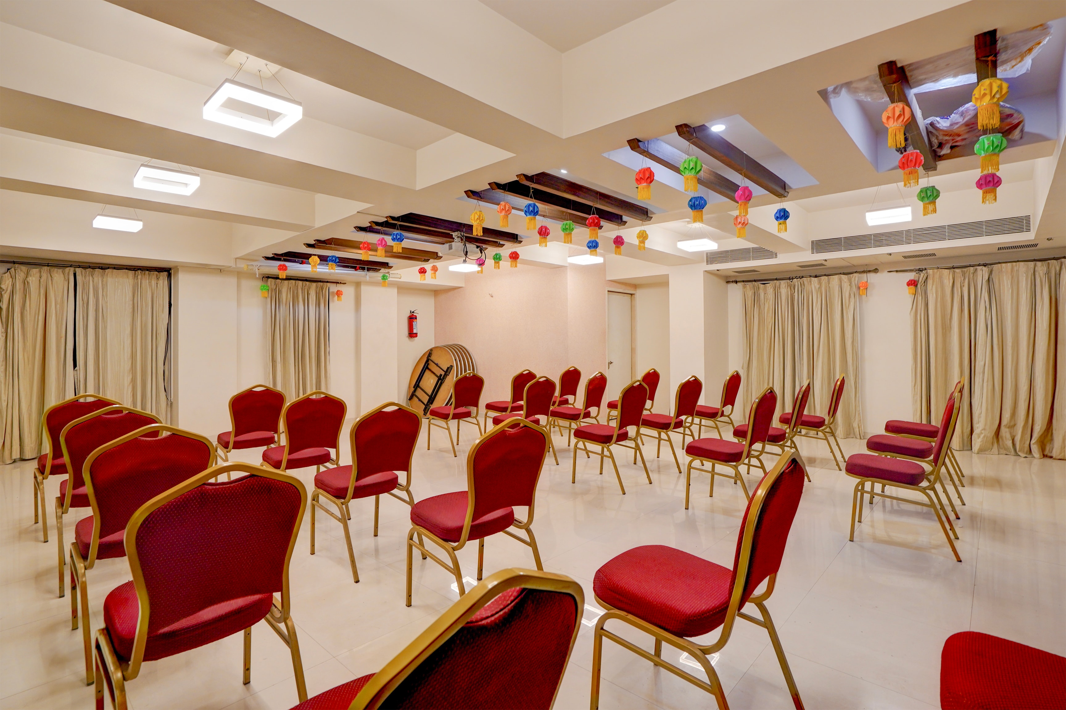 Super Townhouse Oak Pune Railway Station Formerly Kapil Residency in Pune