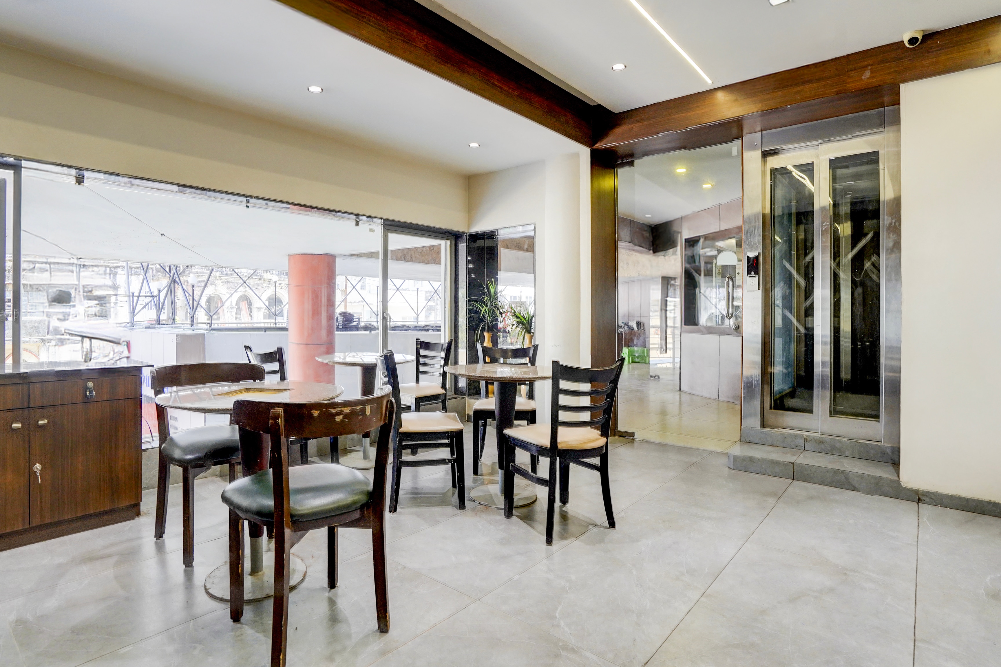 Townhouse Vadodara Railway Junction Formerly Hotel Unique in Vadodara