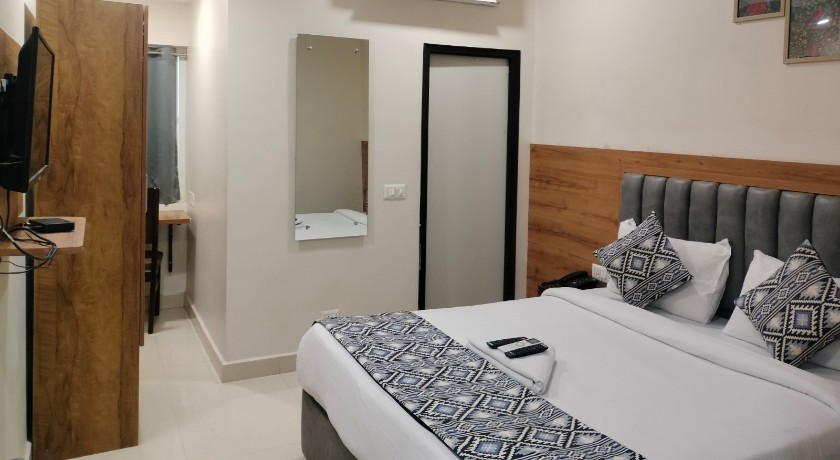 Yellow Sapphire Hotel Hitech City in Hyderabad