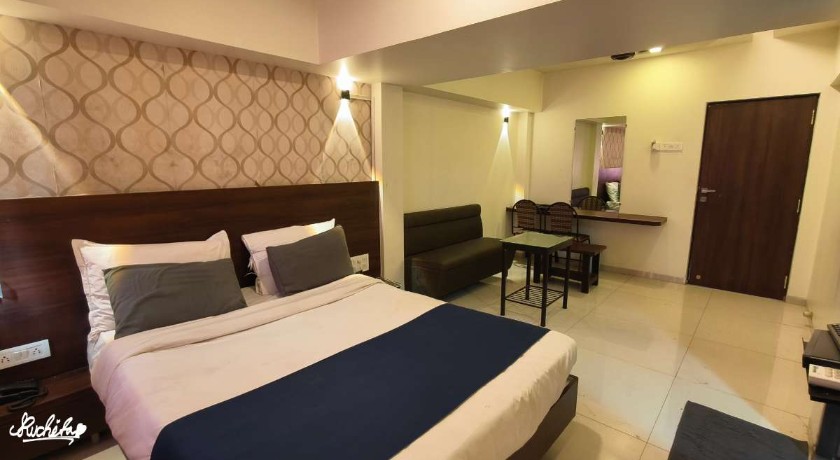 Hotel Express Airoli in Navi Mumbai