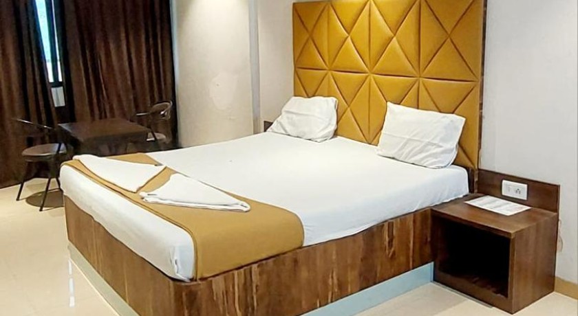 Hotel Dukes Plaza in Thane