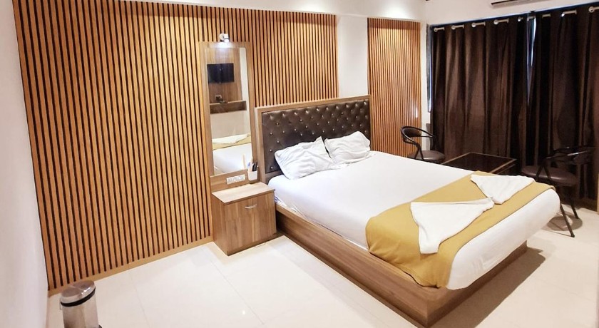 Hotel Dukes Plaza in Thane