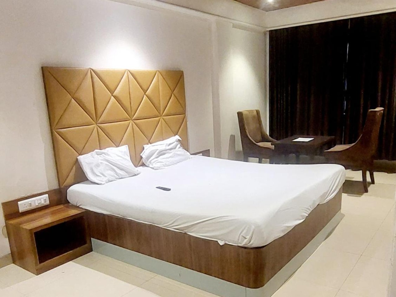 Hotel Dukes Plaza in Thane