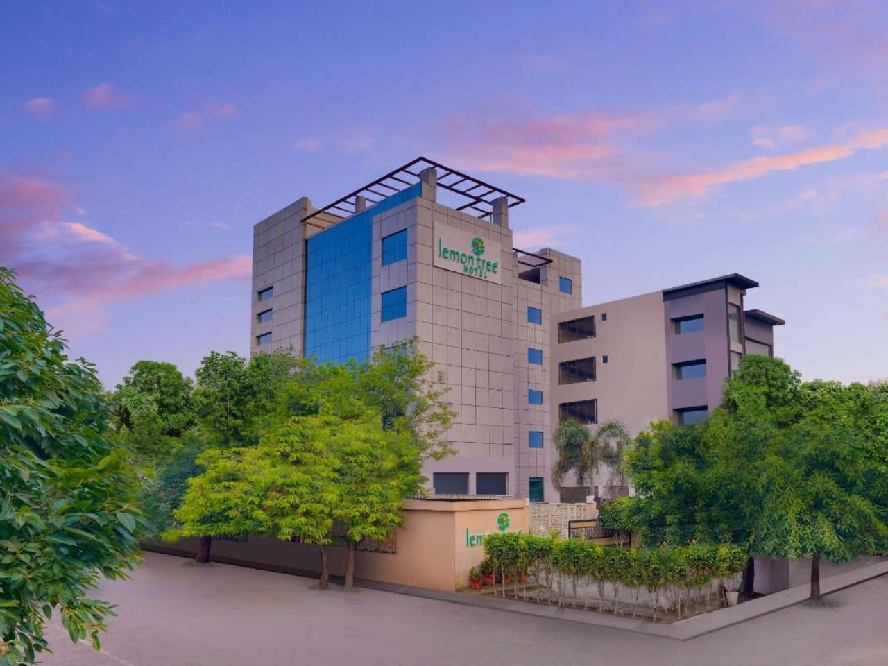 Lemon Tree Hotel Noida in Noida