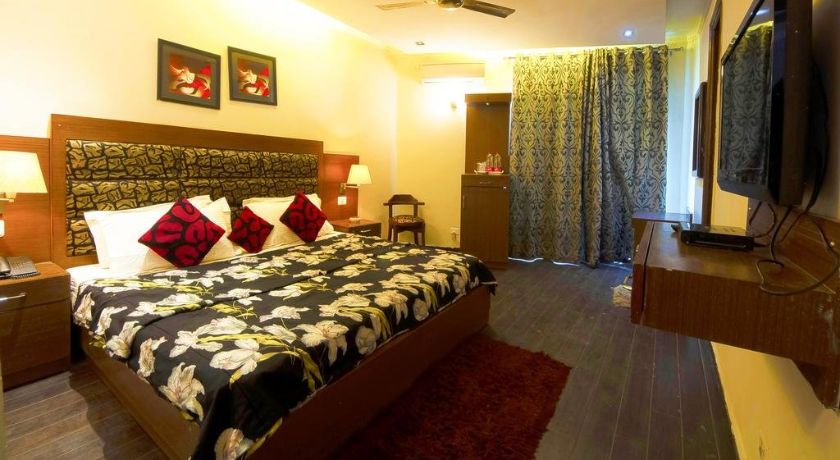 Hotel Metro Tower in Delhi