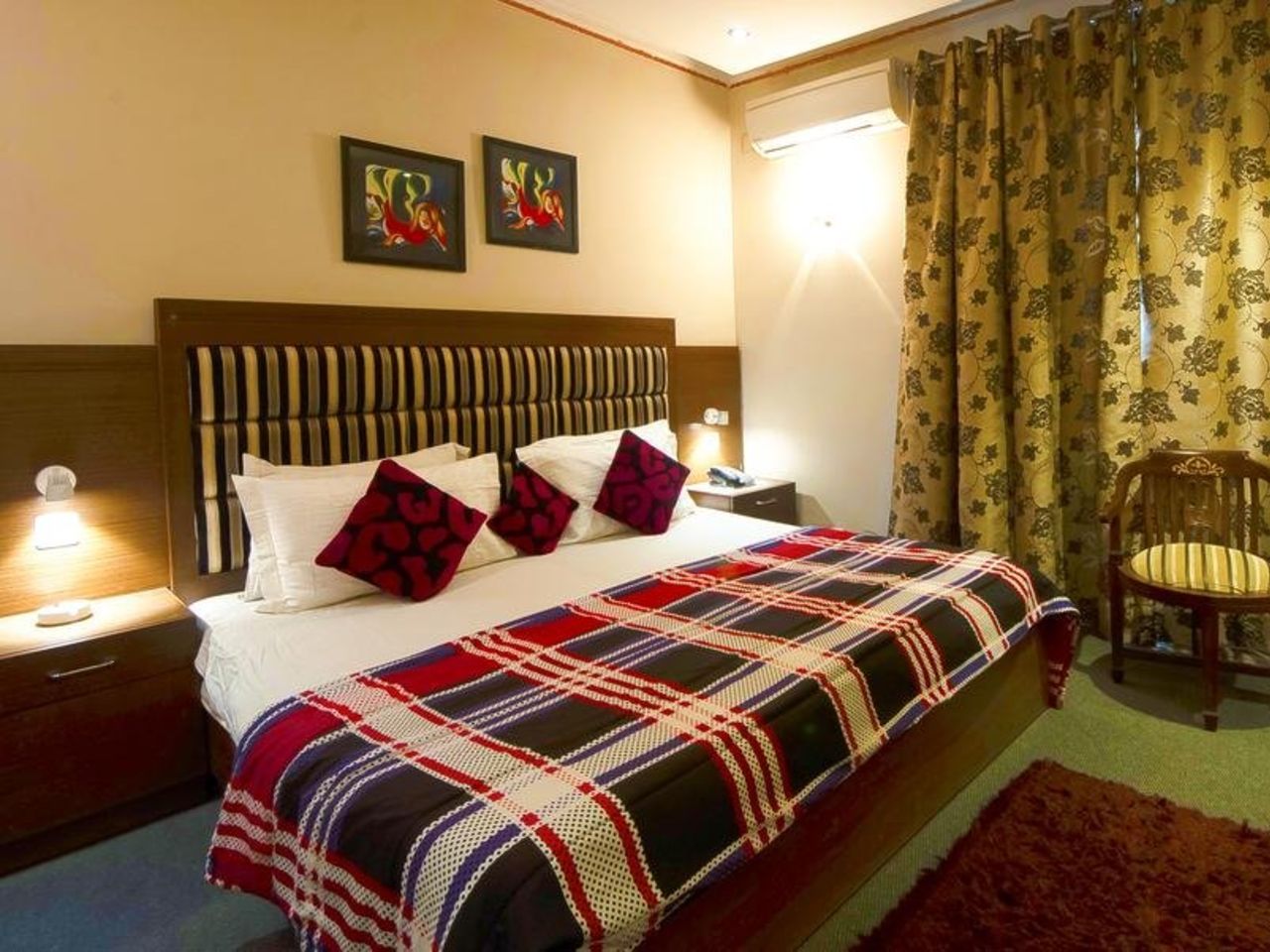 Hotel Metro Tower in Delhi