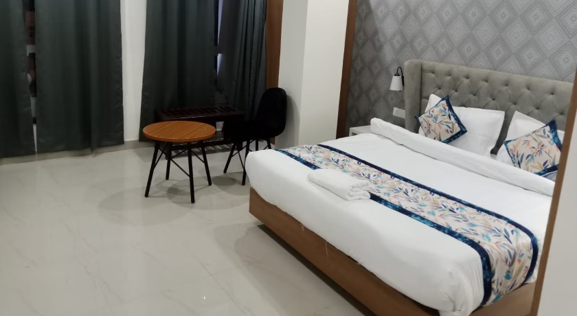 Royal Crown Erica in Zirakpur