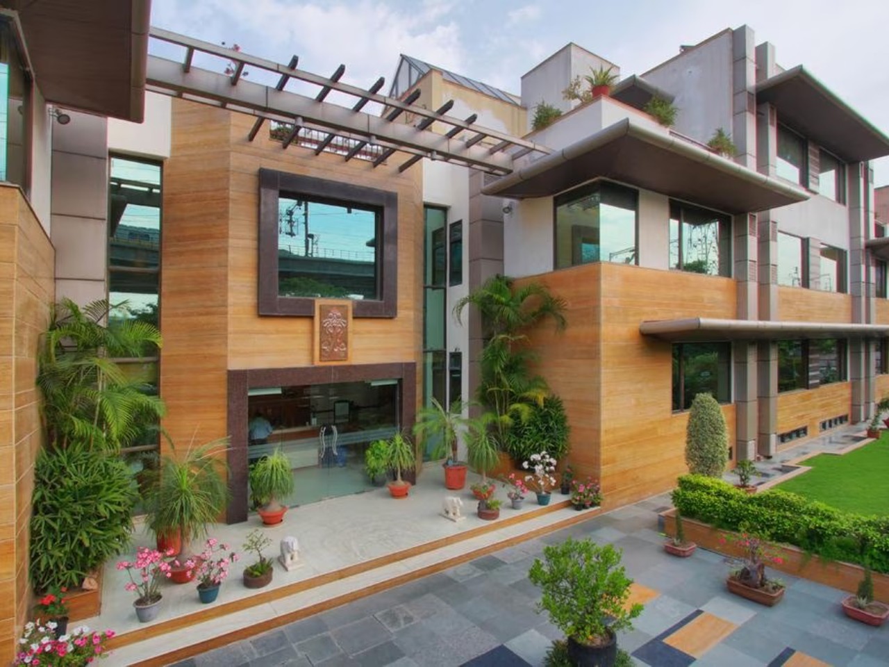 Sona South City - Boutique Hotel in Gurgaon