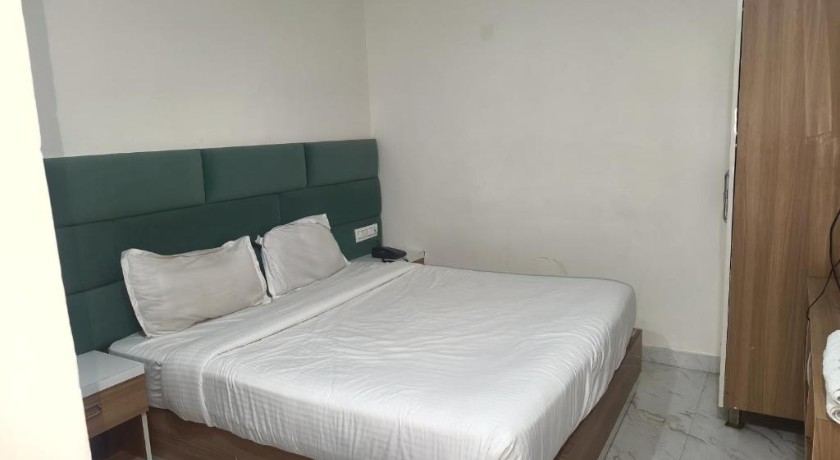 Hotel Sundram Zirakhpur in Zirakpur