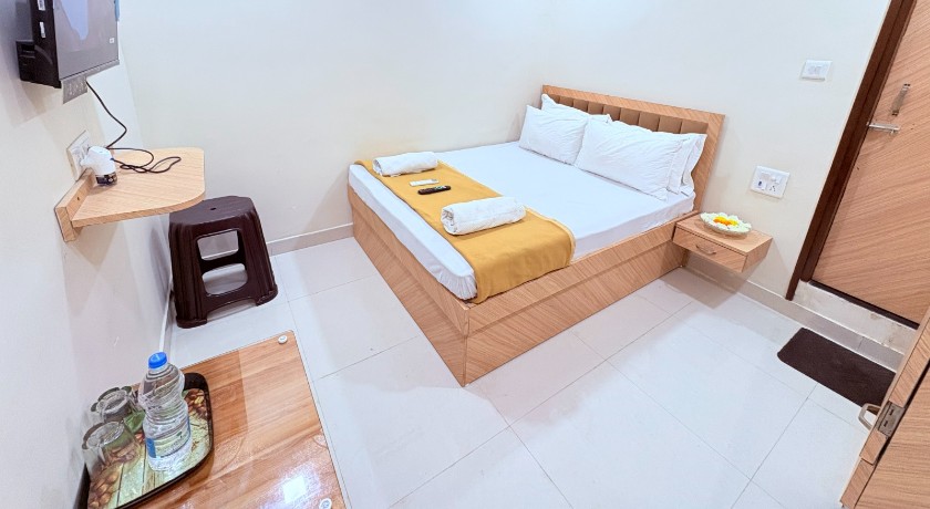 Ratna Palace in Vasai