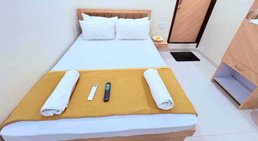 Ratna Palace in Vasai