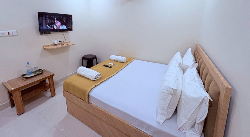 Ratna Palace in Vasai