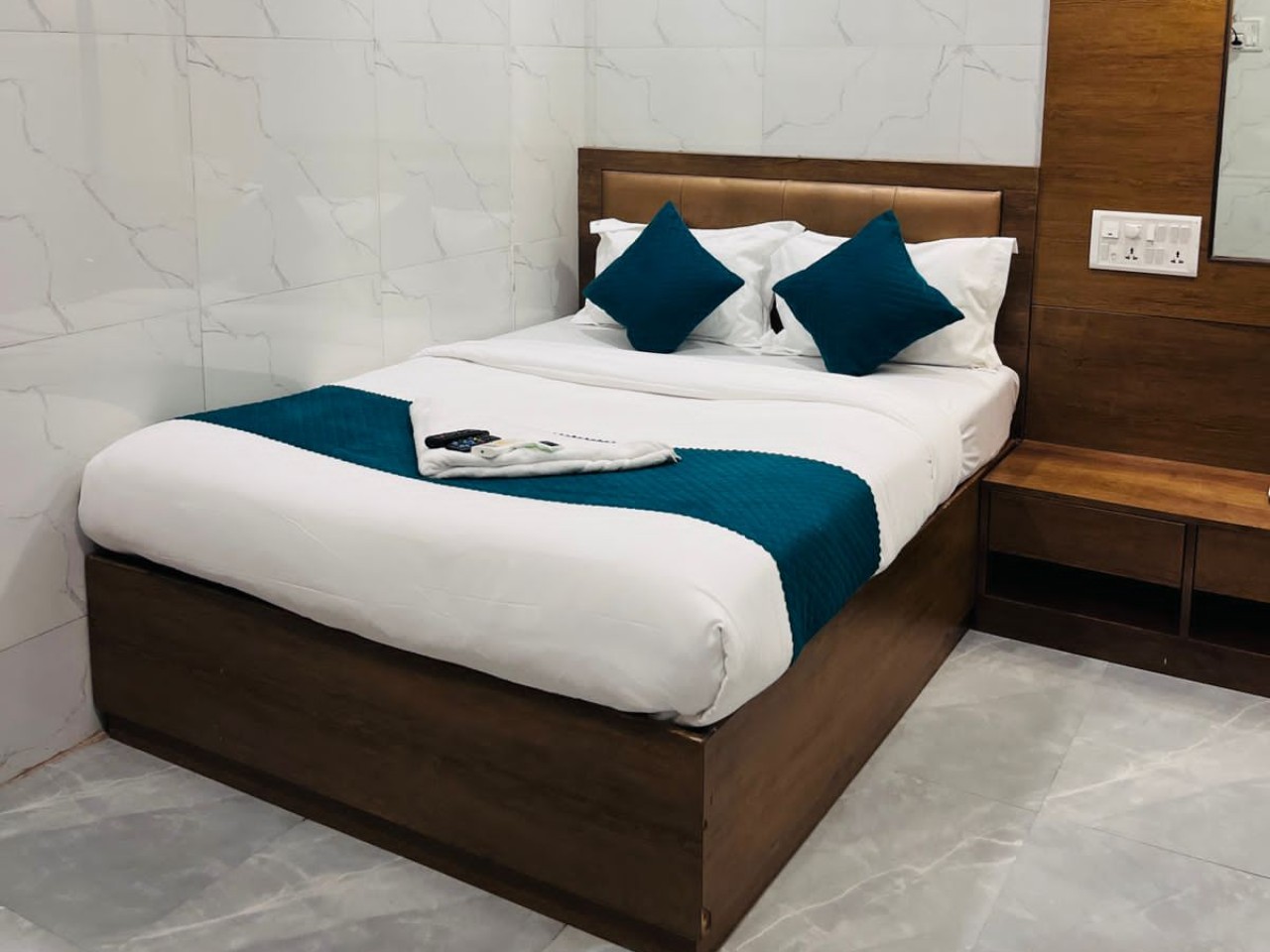 Hotel Benz Inn in Mumbai