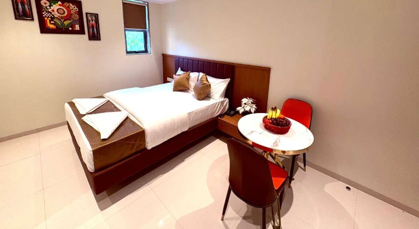 Hotel Safe House in Navi Mumbai