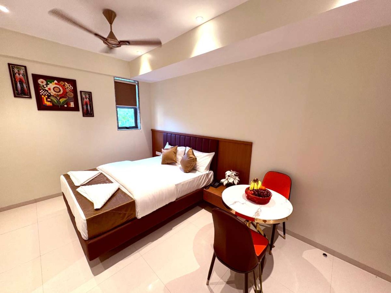 Hotel Safe House in Navi Mumbai