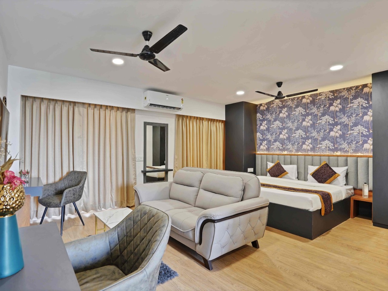 Charvi Suites in Pune