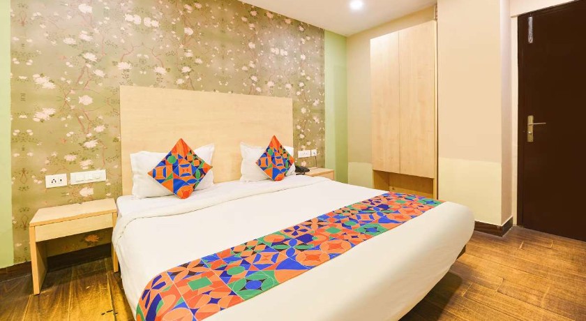 Hotel Crescent in Faridabad