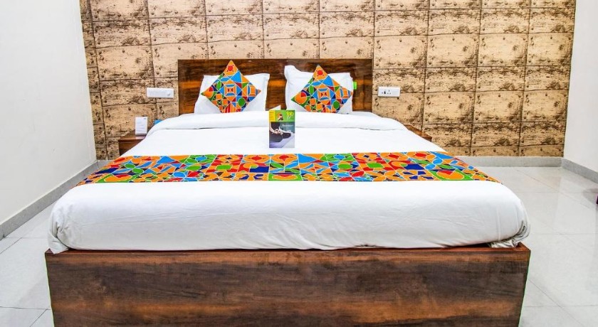 Hotel Elysian Grand in Lucknow