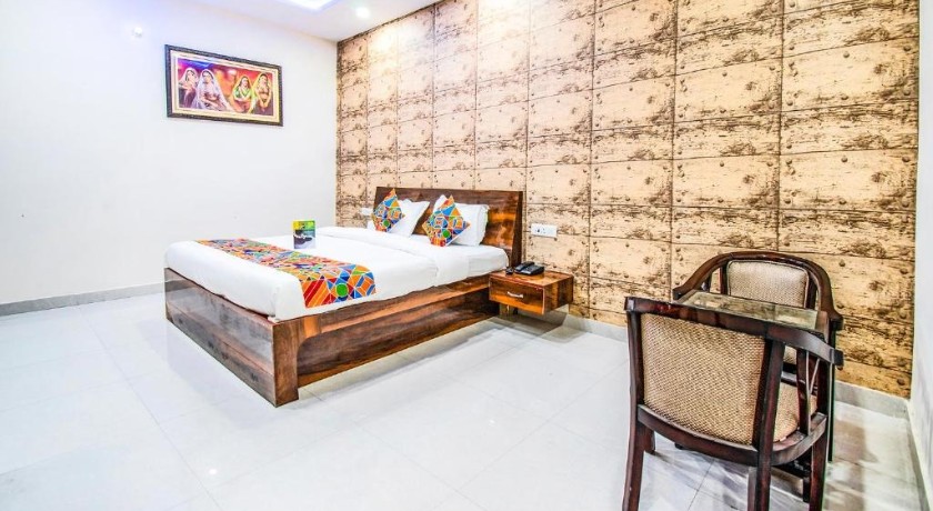 Hotel Elysian Grand in Lucknow