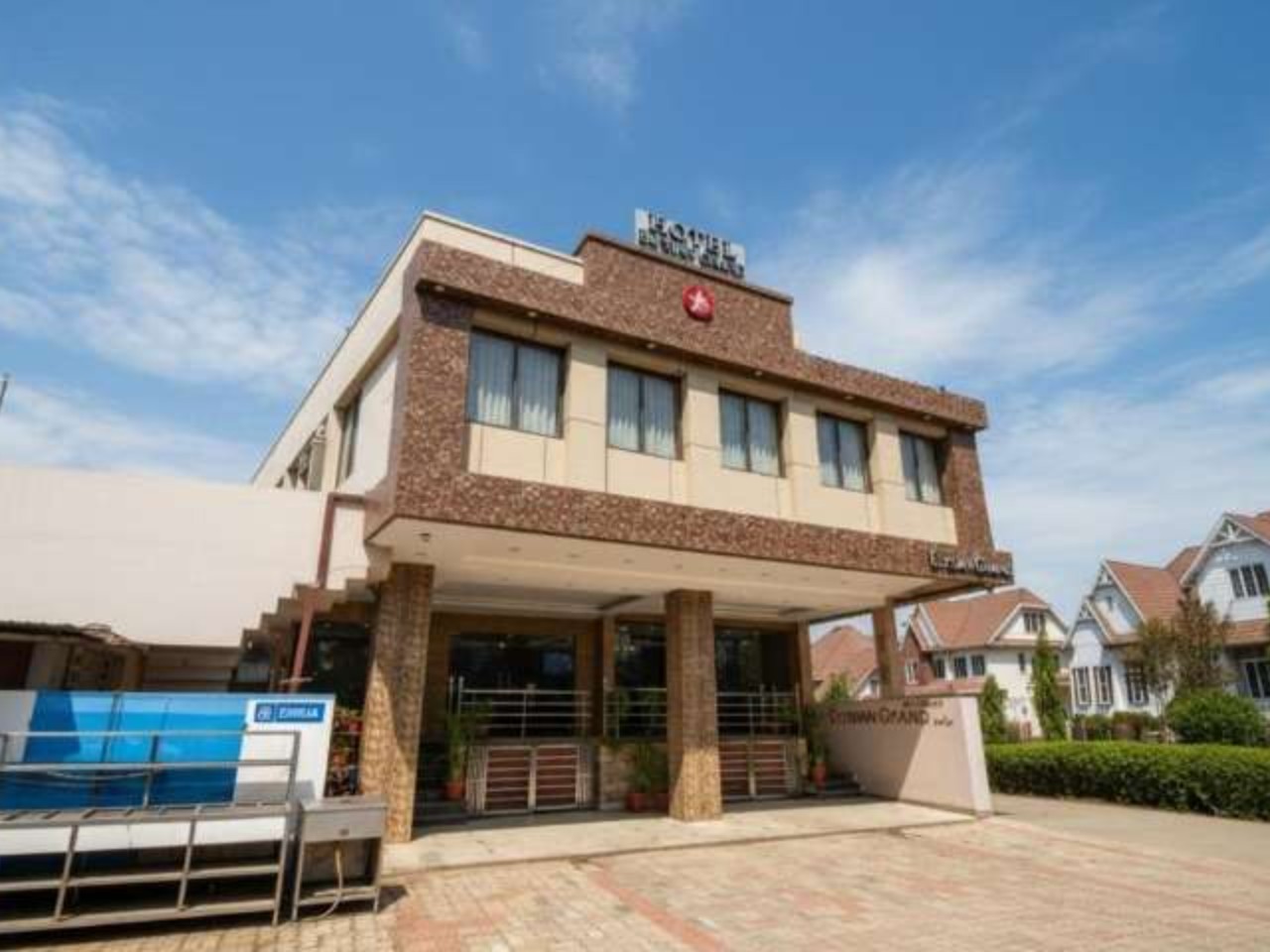 Hotel Elysian Grand in Lucknow