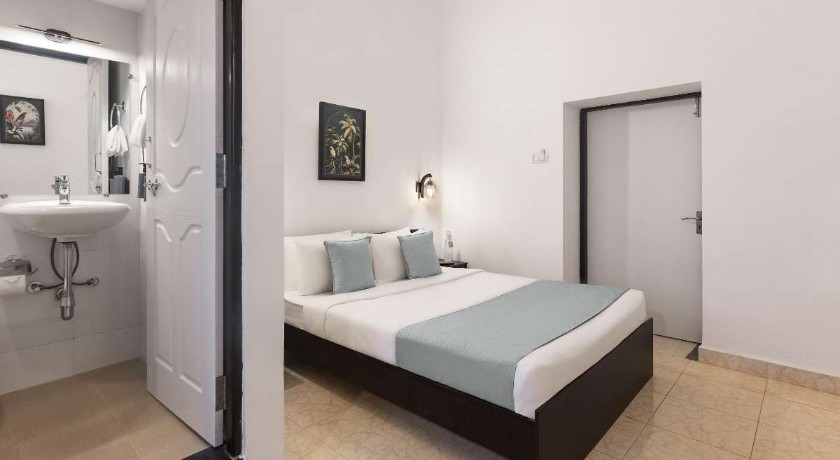 8fold by LaRiSa in Goa