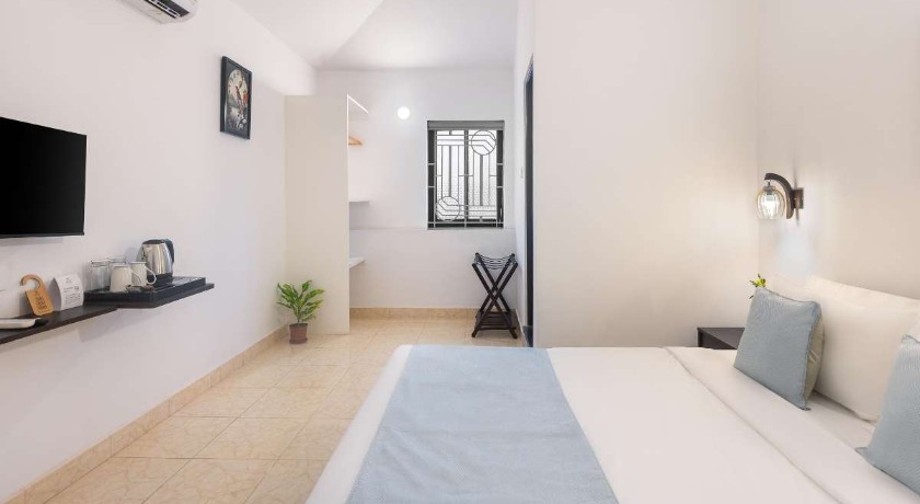 8fold by LaRiSa in Goa