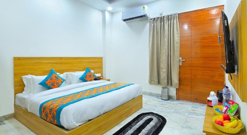 Hotel The Param Continental in Delhi