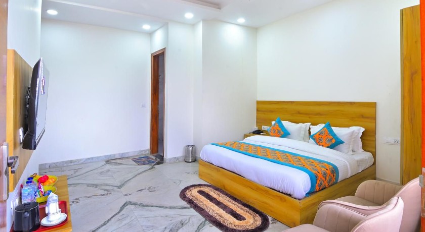 Hotel The Param Continental in Delhi