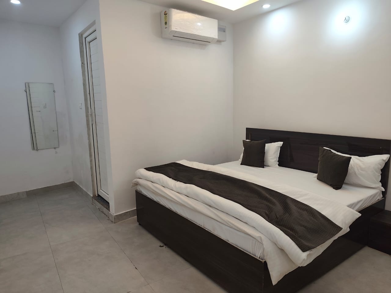 Rustic Roots in Kanpur