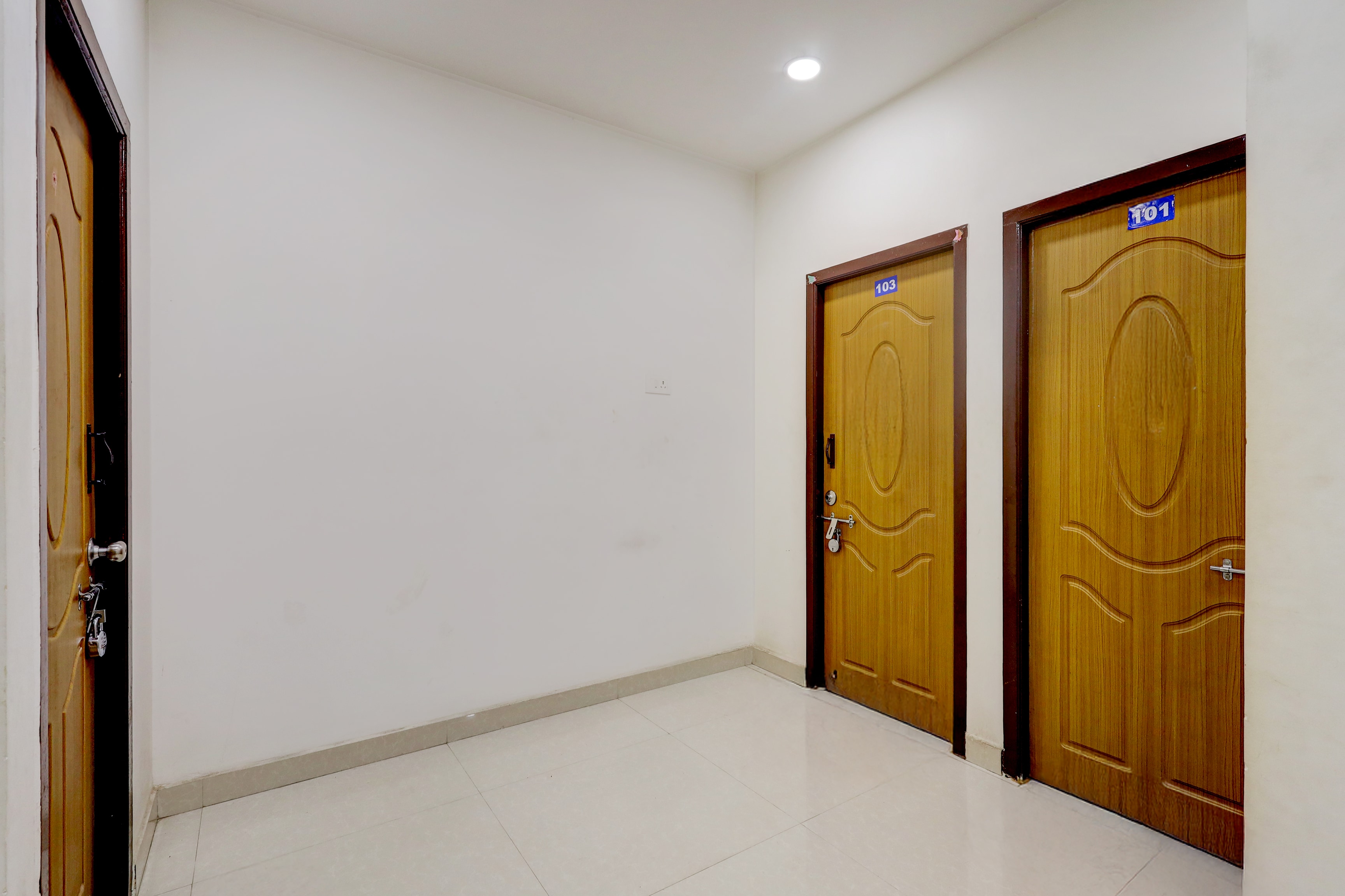 Super Hotel O Oragadam Industrial Estates Chennai Formerly SSM Rooms in Chennai