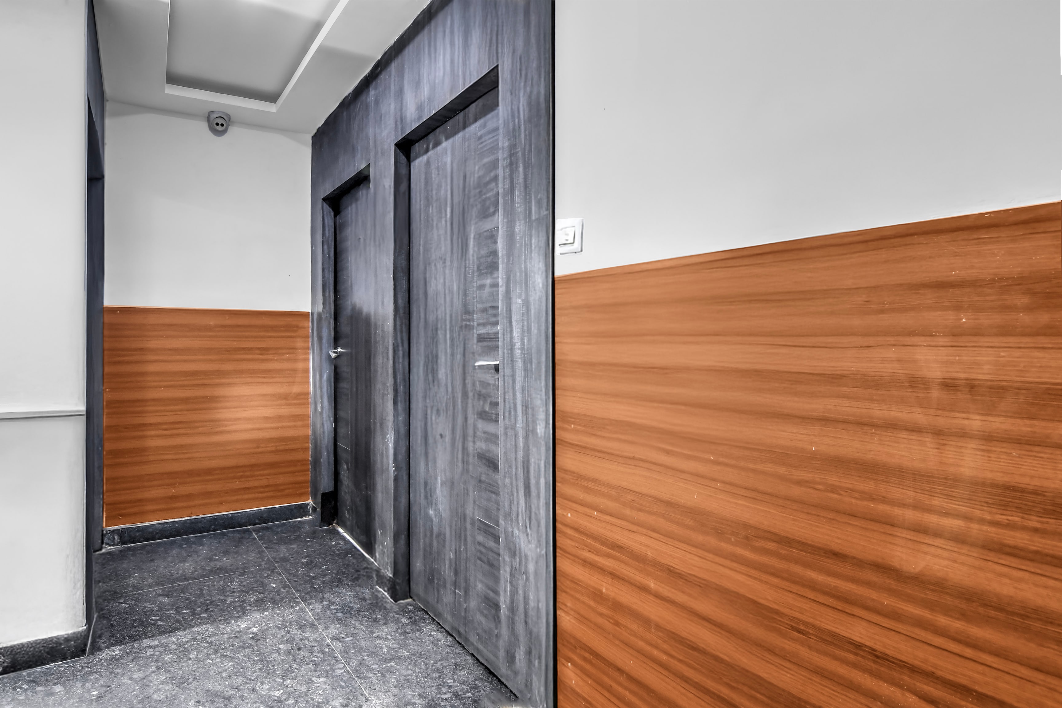 Hotel O Girish Park Metro Station Kolkata Formerly Babu Lal Soni Guest House in Kolkata