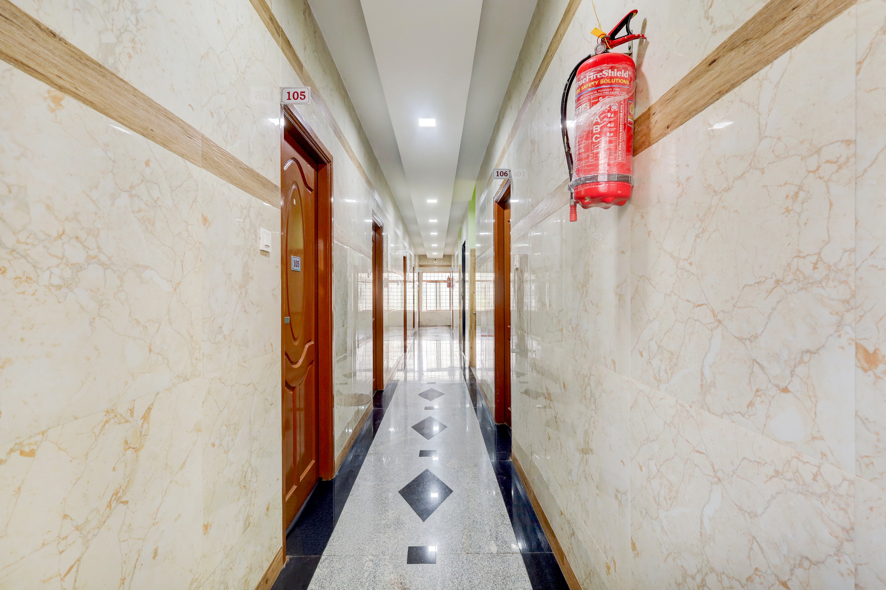 Super Townhouse Koyambedu Metro Station Chennai Formerly SR Residency in Chennai