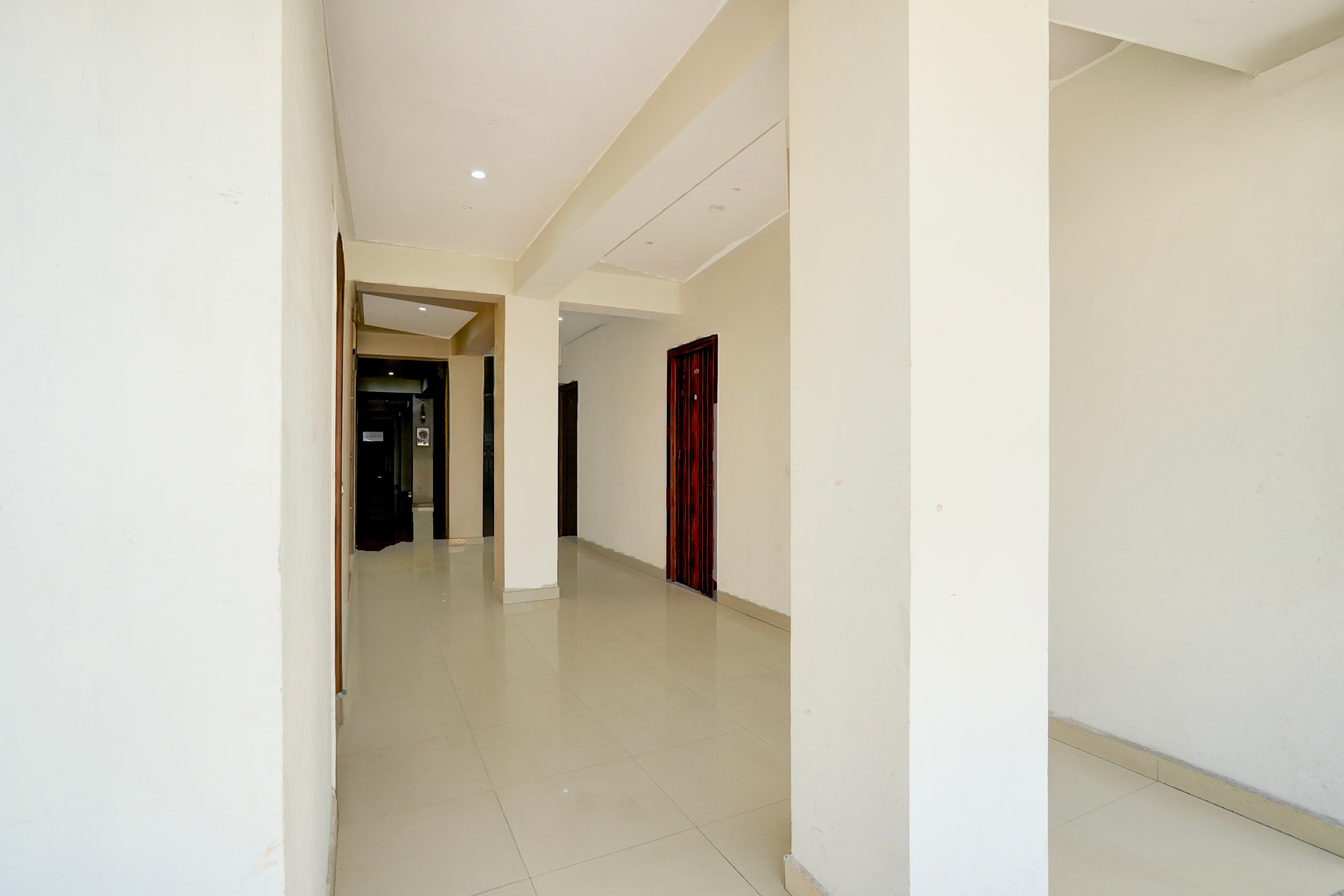 Super Collection O Noida Sector 52 Metro Station Formerly Hotel Metro View  in Noida