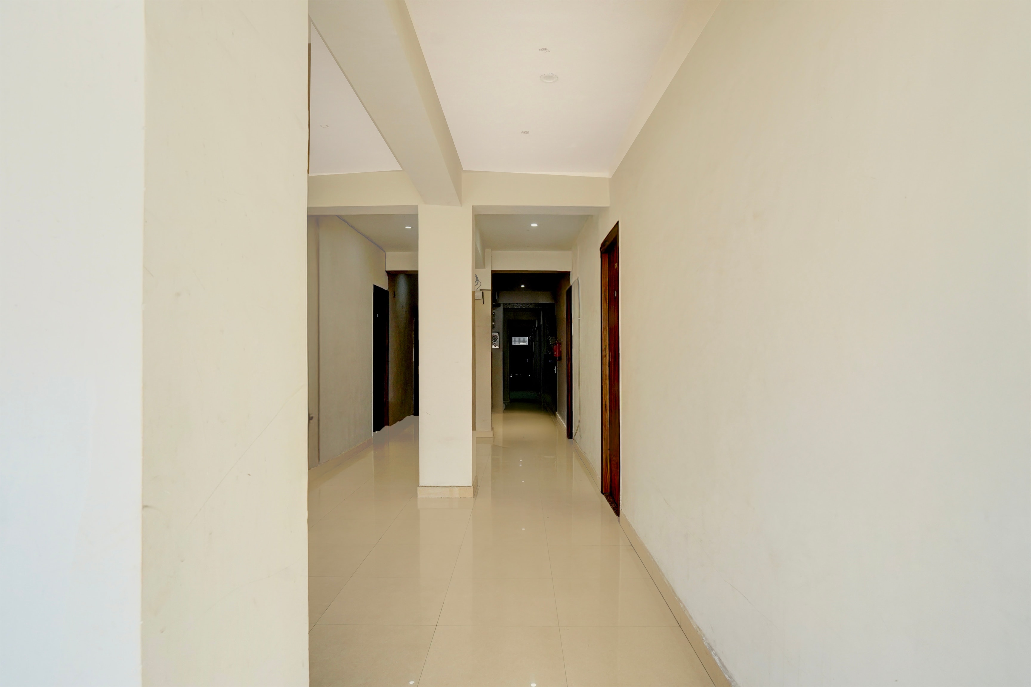 Super Collection O Noida Sector 52 Metro Station Formerly Hotel Metro View  in Noida