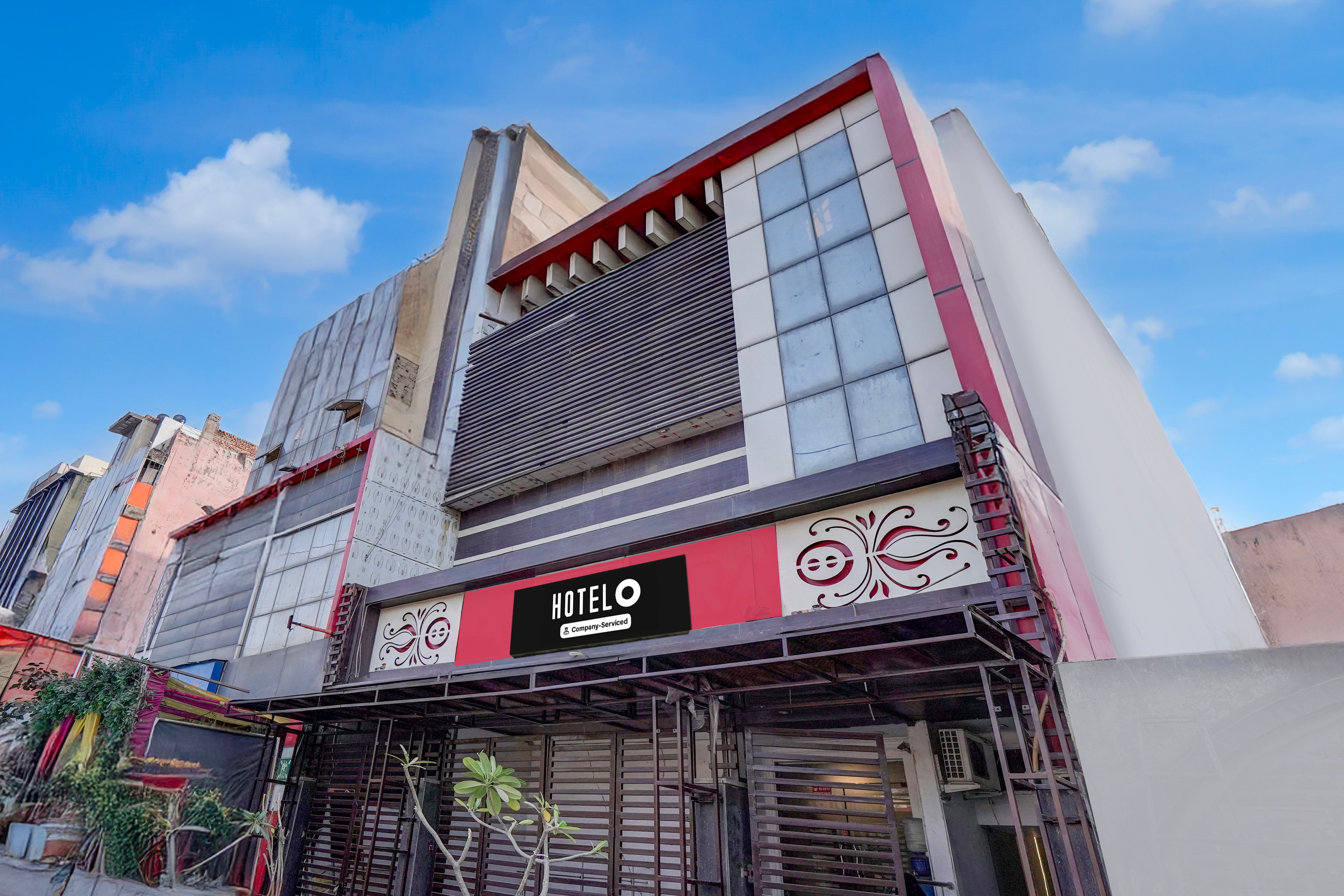 Hotel O Subhash Nagar Metro Station Formerly Parampara in Delhi