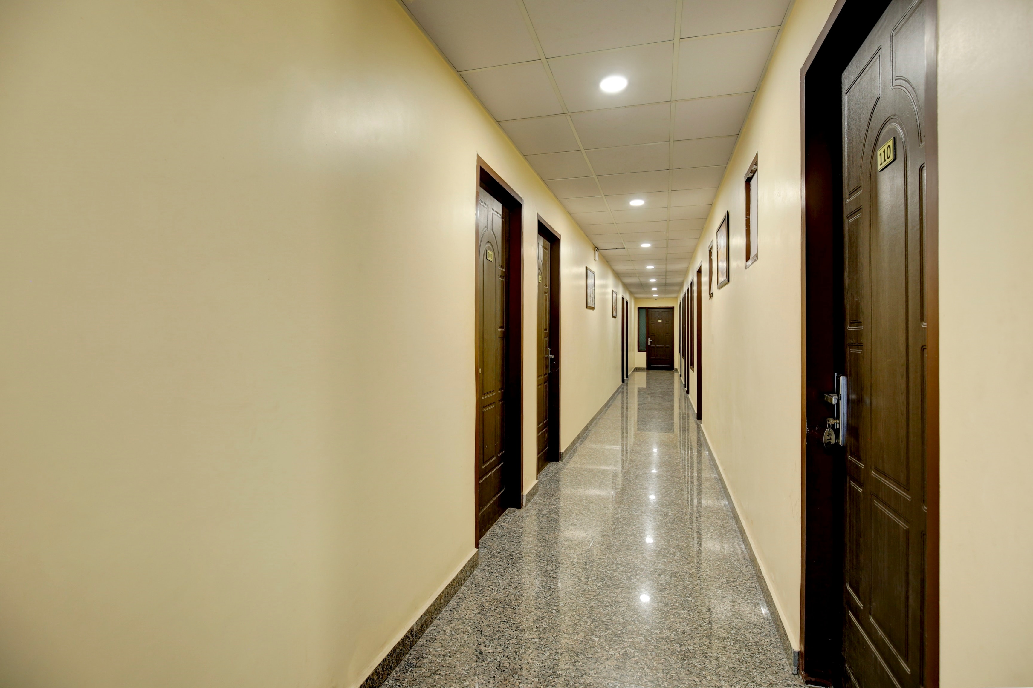 Collection O Burlton Park Jalandhar Formerly Hotel R1 Inn in Jalandhar