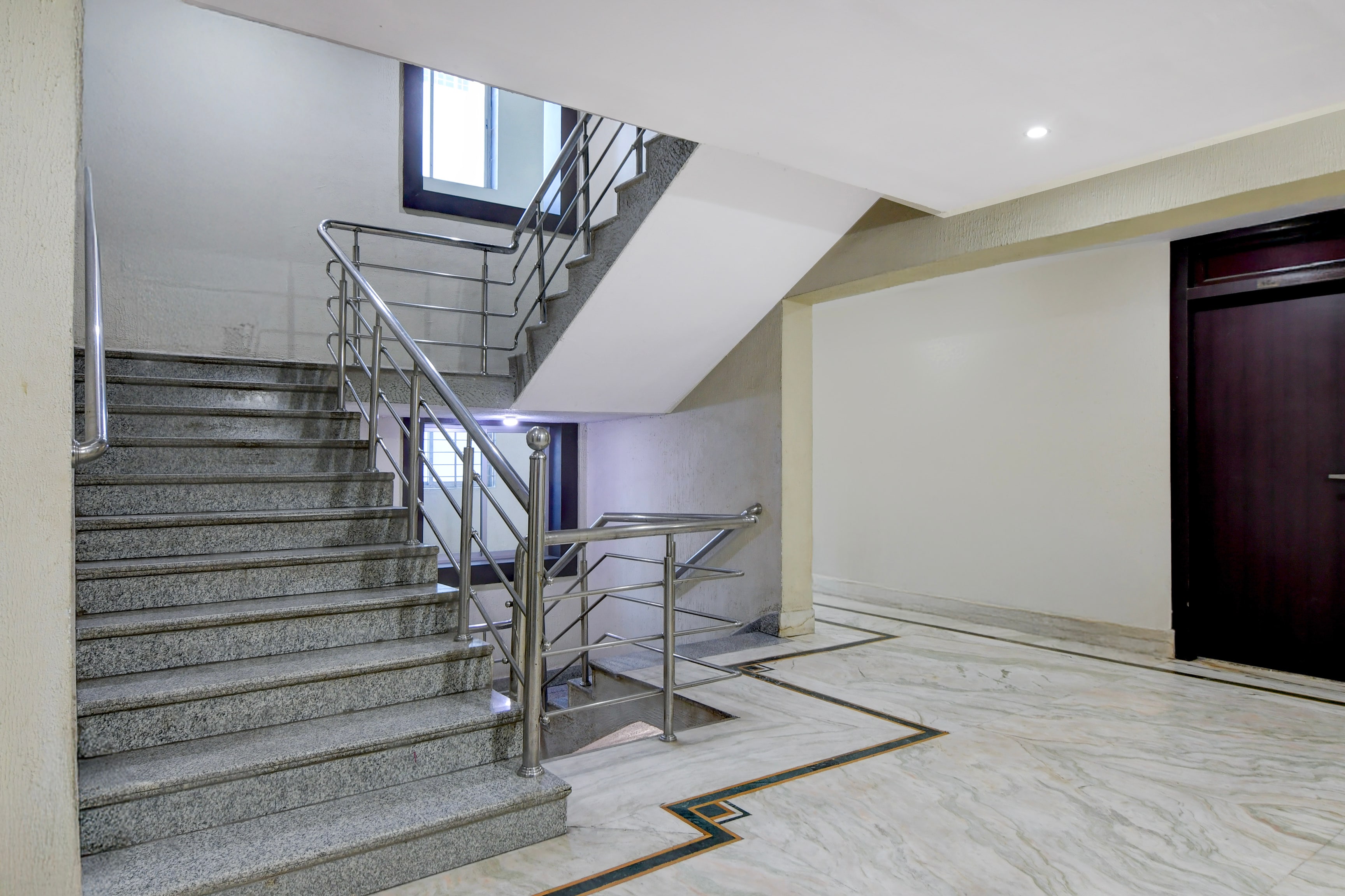 Collection O Sakchi Crossway Formerly Shree Palace in Jamshedpur