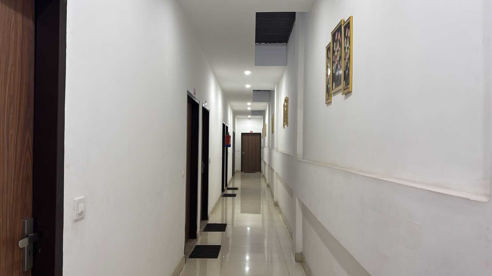 Hotel O Sua Road Crossway Ludhiana Formerly White Solitaire  in Ludhiana
