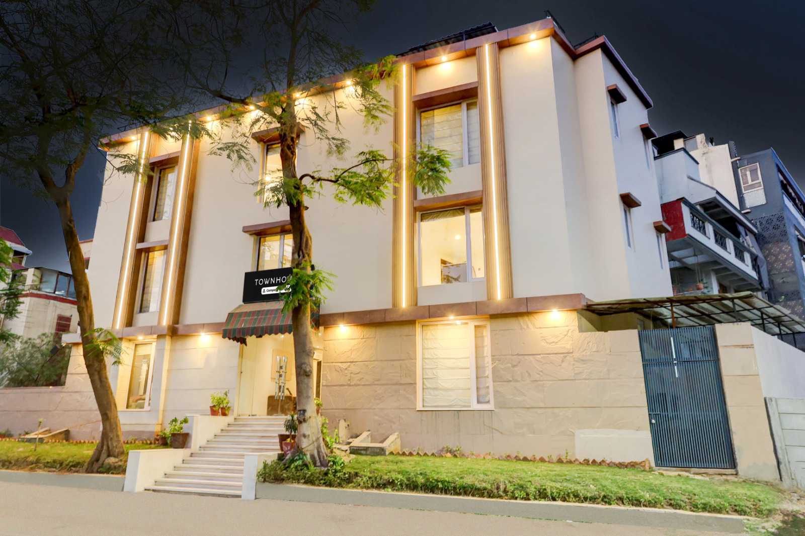 Townhouse Sector 51 Gurgaon in Gurgaon