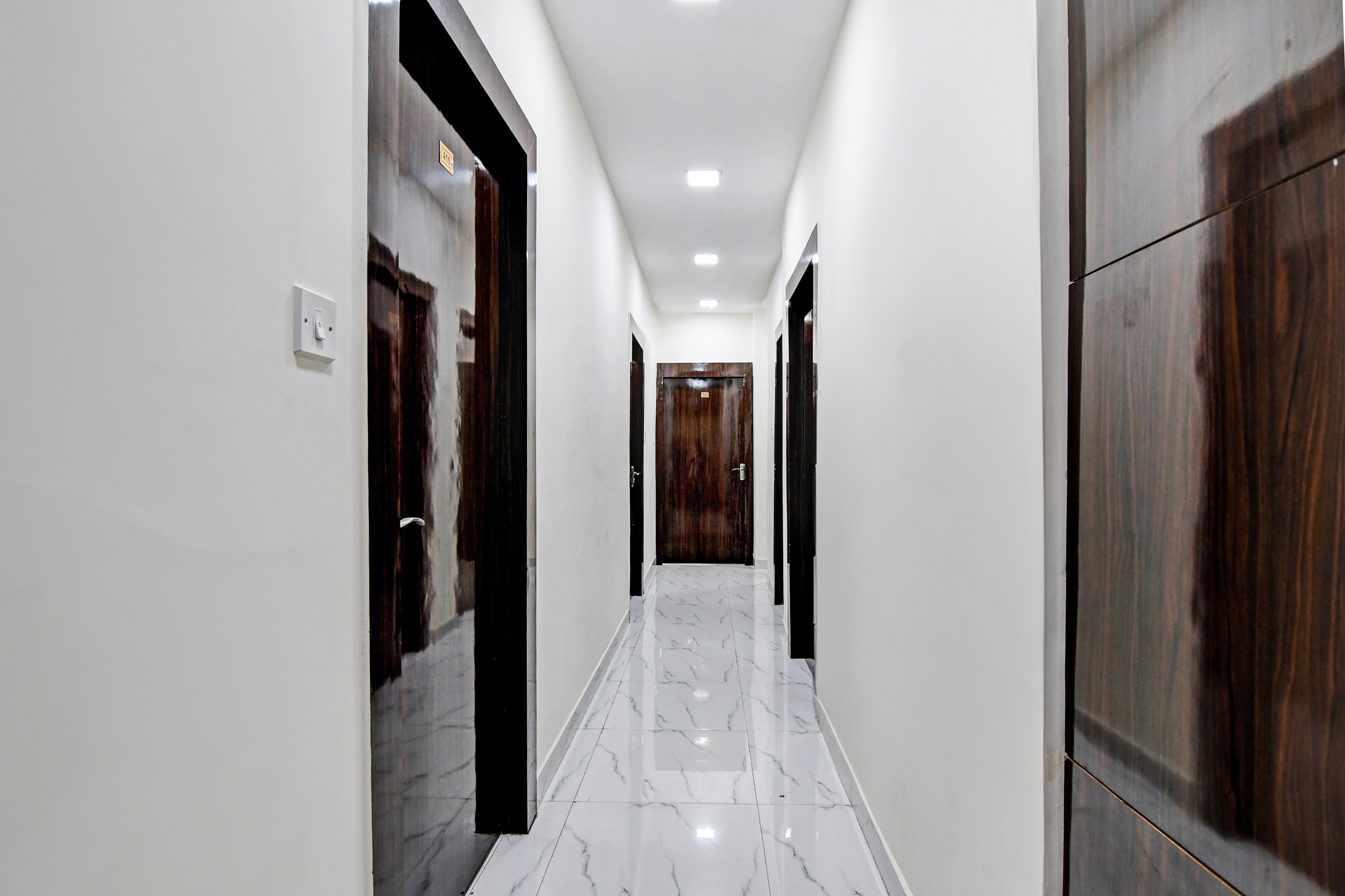 Super Collection O Park Street Metro Station Formerly Park Platinum in Kolkata