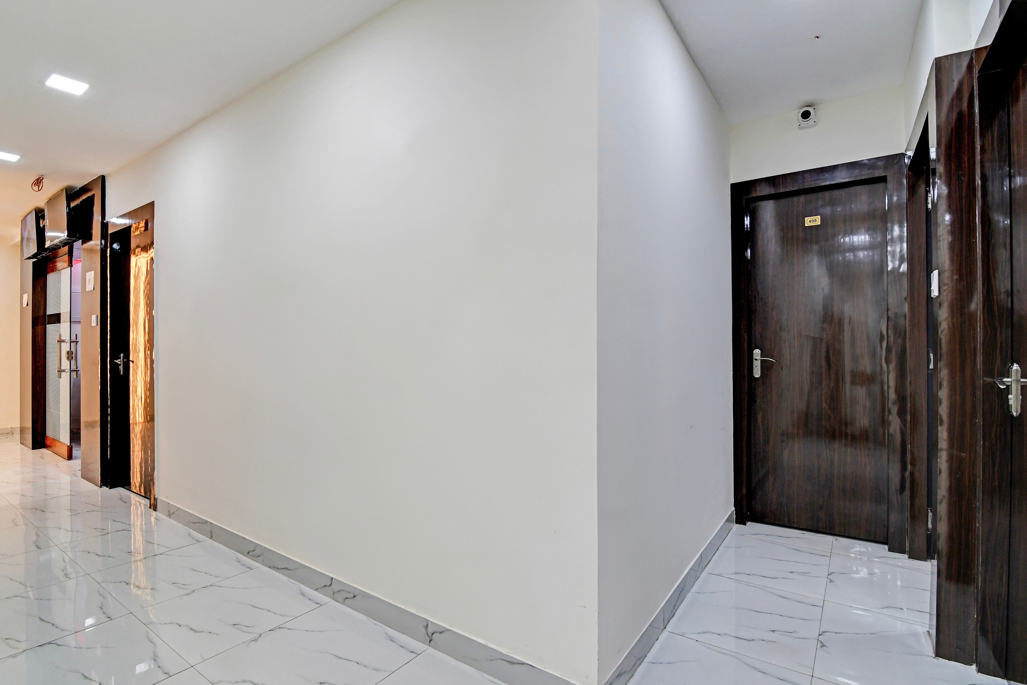 Super Collection O Park Street Metro Station Formerly Park Platinum in Kolkata