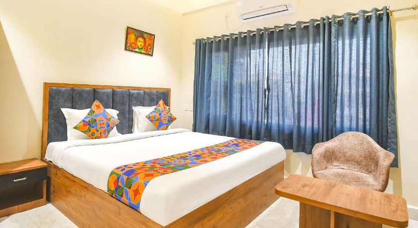 The Golden Plaza Hotel in Tarapith