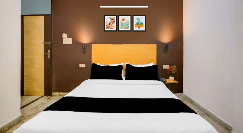 Hotel Mango Deluxe in Delhi