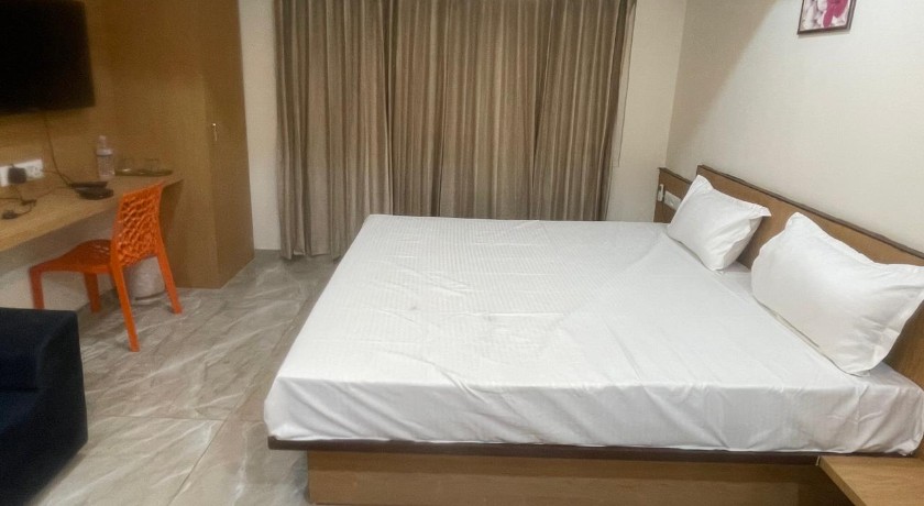 Hotel Orange Tree in Ahmedabad