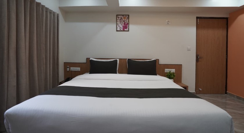 Hotel Orange Tree in Ahmedabad