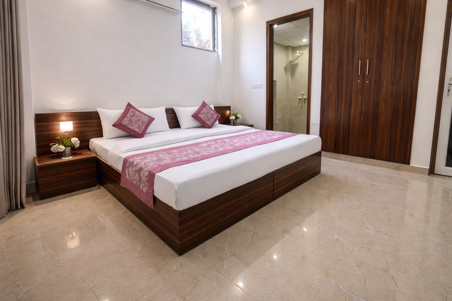 Hotel Pink Taste and Rest in Noida