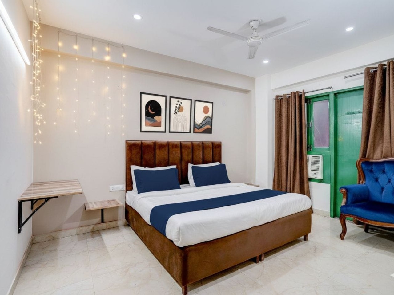 Cyberhub Suits in Gurgaon